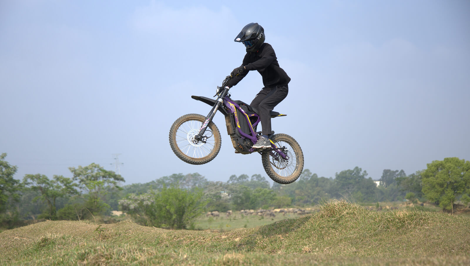 ThunderWasp X10 Electric Dirt Bike: Power, Range & Off-Road Performance
